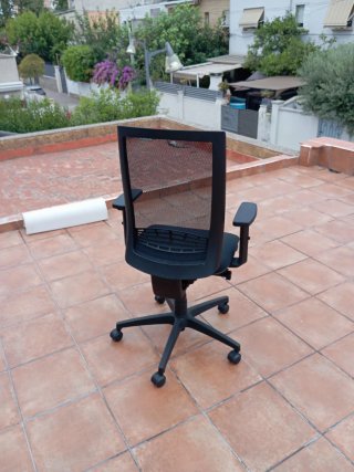 Silla de escritorio negra moderna