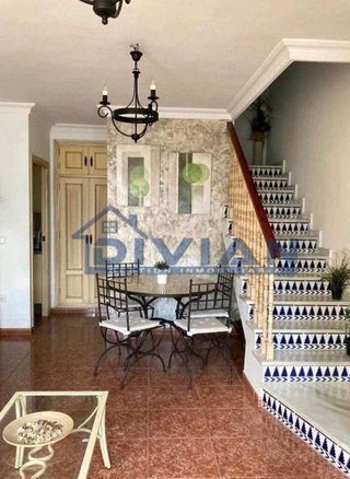 Casa adosada en alquiler en Moguer
