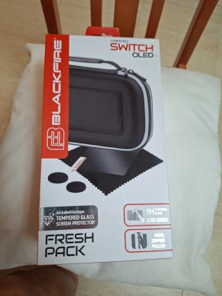 Estuche Nintendo Switch para Joy-Cons y Juegos