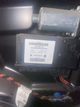 Puerta Delantera Derecha VW Touareg R5