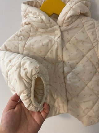 Chaqueta acolchada floral 2 años