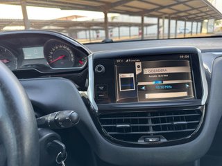 Peugeot 208 2013