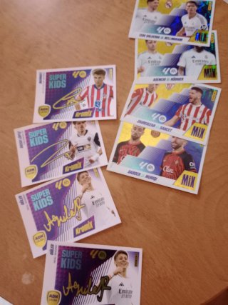 Lote cromos Liga 25-26 con Lamine Yamal