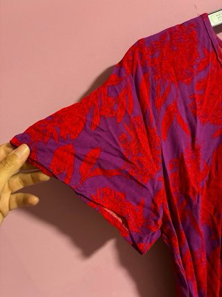 Vestido estampado morado y rojo