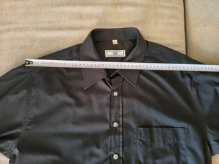 Camisa negra manga corta