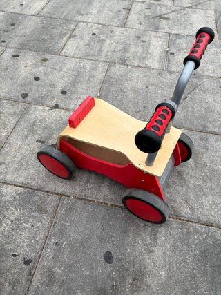 Cochecito de juguete Hape madera y metal