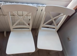 Mesa redonda de comedor extensible  y 4 sillas