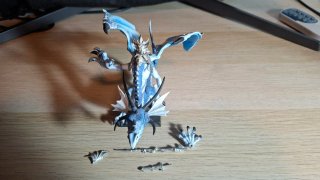 Figura Dragón Warhammer con jinete elfo