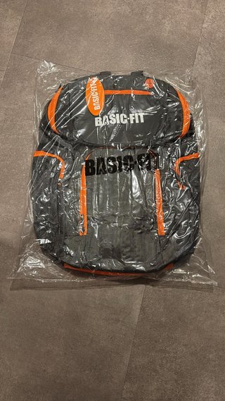 Mochila Basic Fit Gris y Naranja