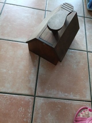 Caja limpiabotas de madera