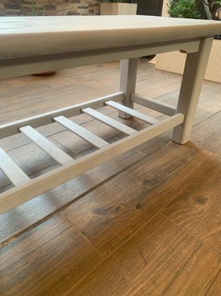 Mesa baja de madera de pino