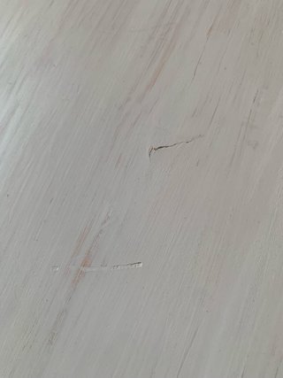 Mesa baja de madera de pino