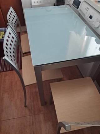 Mesa cristal y sillas cocina