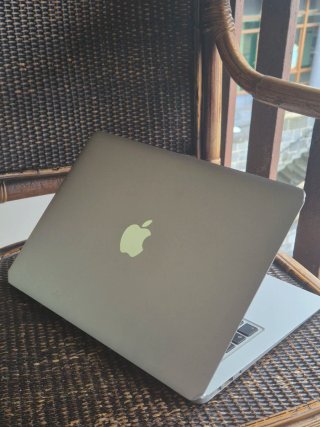 MacBook Air 13 (2015) 8GB RAM - Batería 116 ciclos