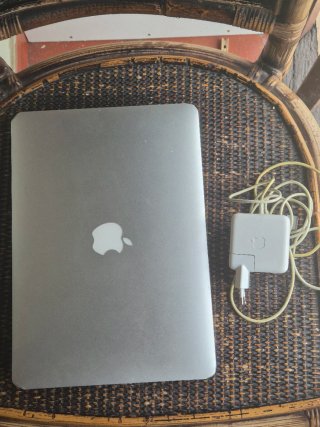 MacBook Air 13 (2015) 8GB RAM - Batería 116 ciclos
