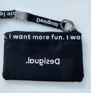 Bolso negro con correa more life