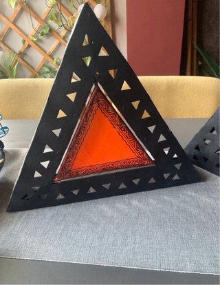 Apliques de pared triangulares. 2Ud