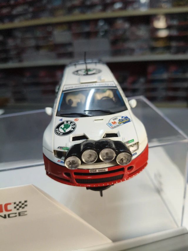 Scalextric Skoda Fabia WRC2 Advance 2.0