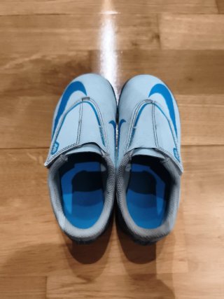 Botas fútbol multitacos Nike Talla 27.5