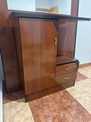 Mueble recibidor madera y cristal