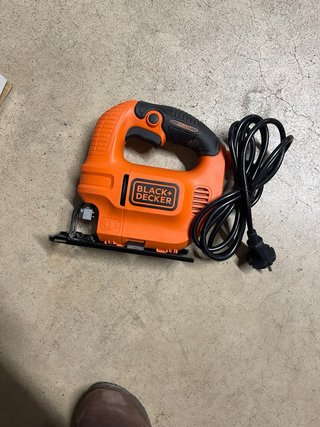 Sierra de calar Black+Decker 400W