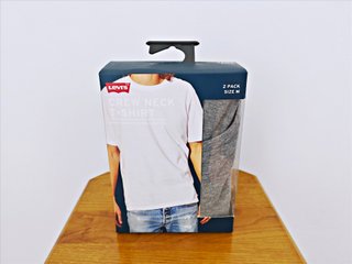 2 CAMISETAS LEVI'S