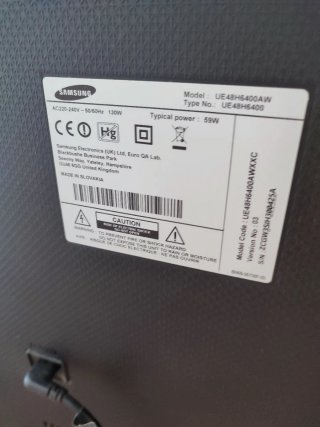 Televisión Samsung Negra y Plateada