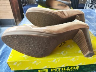 Lote zapatos de tacón Pitillos beige y negros