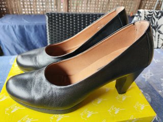 Lote zapatos de tacón Pitillos beige y negros