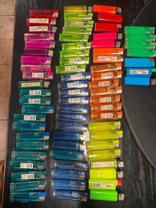 Colección de mecheros de colores
