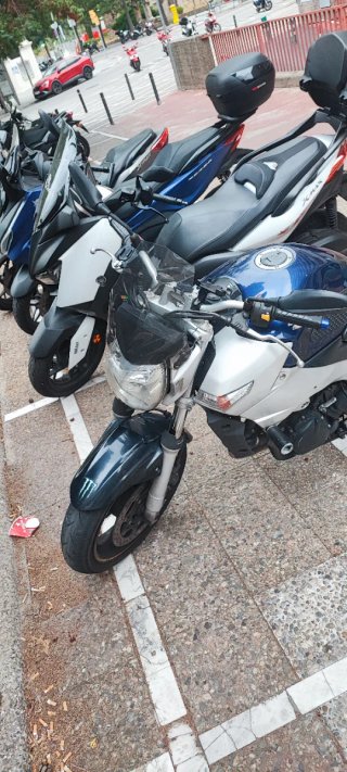 Suzuki GSR 600 Azul/Plata