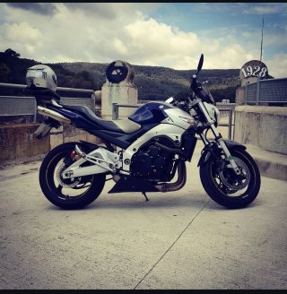 Suzuki GSR 600 Etiqueta C (verde)