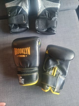 Guantes de boxeo Leone + guantes Brooklyn