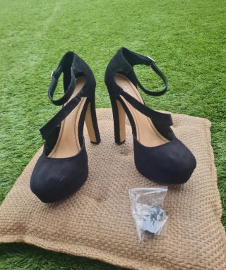 Zapatos de tacón negros
