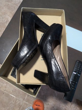 Zapatos de tacón negros efecto piel