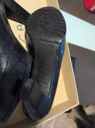 Zapatos de tacón negros efecto piel