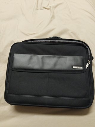 Funda portátil Belkin negra