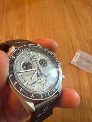 Omega x Swatch Mission to Saturn Marrón