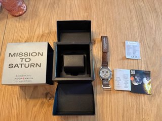 Omega x Swatch Mission to Saturn Marrón