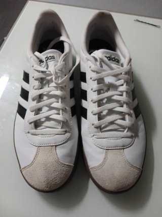 Zapatillas Adidas Blancas, beige y negro