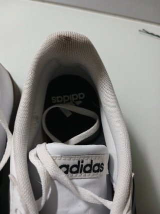 Zapatillas Adidas Blancas, beige y negro