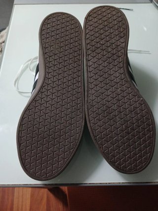 Zapatillas Adidas Blancas, beige y negro