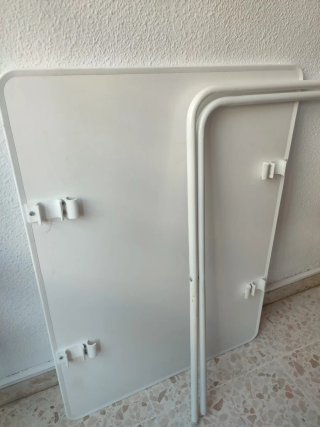 Mesa plegable desmontable blanca