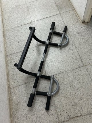 Barra de dominadas para puerta