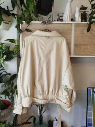 Cazadora biker polipiel crema Zara