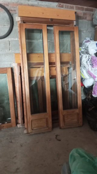 Ventana madera con persiana aluminio
