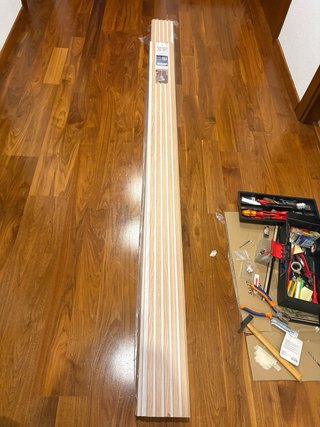 Revestimiento Palillería Madera y Blanco