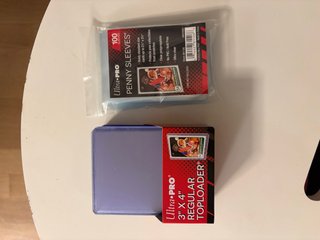 Ultra PRO Penny Sleeves y Toploaders