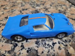 FORD GT 40 SCALEXTRIC. COCHE MUY CUIDADO