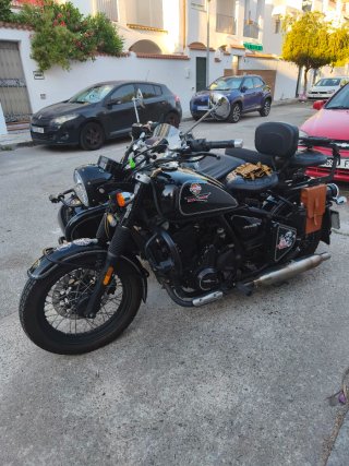 Chang Jiang 650B Moto con Sidecar Negra. Dynasty.